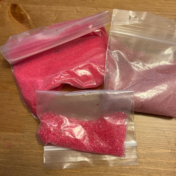 ❤️SALE! 4 for $10❤️Shake-on beads to make 3-D art - Picture 3 of 5